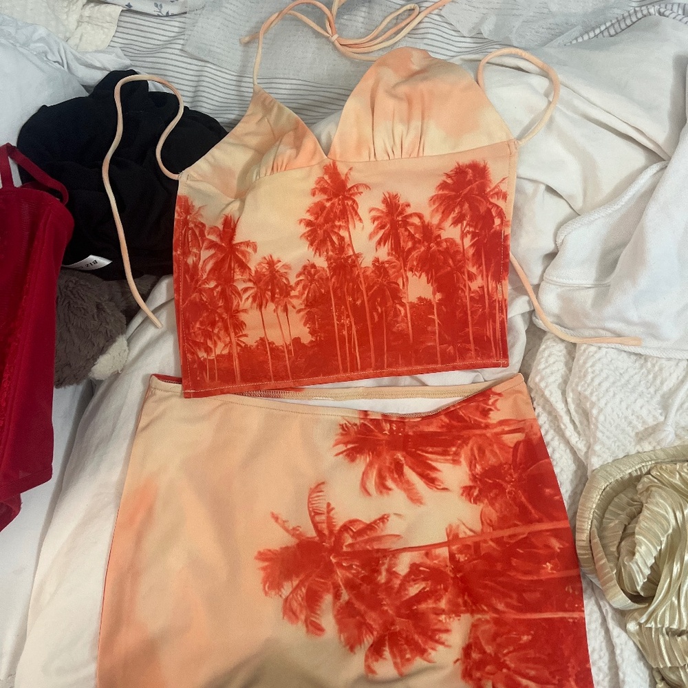 Brand new Edikted set